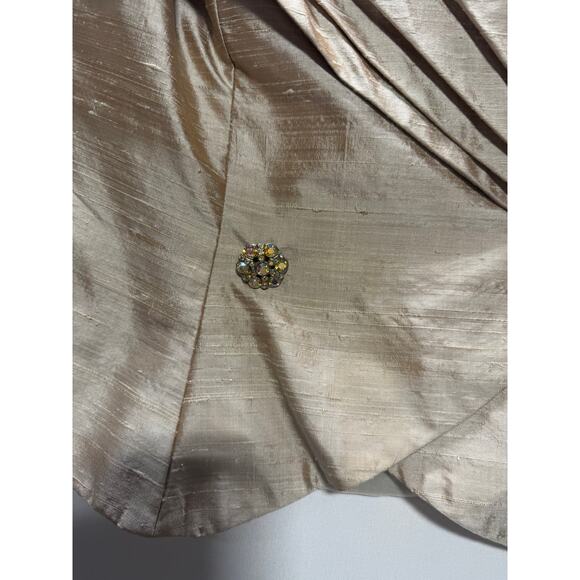 VINTAGE Watters 100% Silk Champagne Off Shoulder Pleated Peplum Blouse Top - Picture 5 of 13